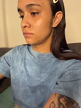 Isabella-Teen online show from 01/10/26, 02:24