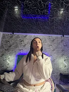 Isabella-Teen online show from 02/08/26, 01:20