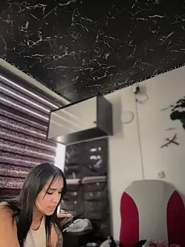 Isabella-Teen online show from 04/29/26, 05:30