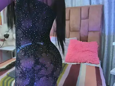 Snapshot of alix_noa chatting on 11/15/25, 08:16 alix noa online show from 11/15/25, 08:16