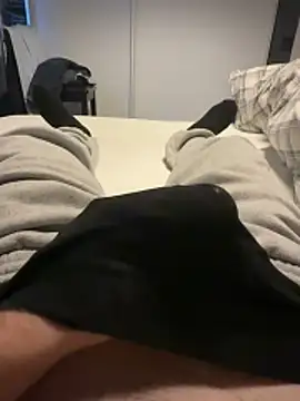 maxh08625 online show from 12/03/25, 12:36