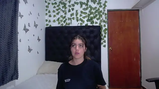 isabel 09 online show from 11/15/25, 03:19