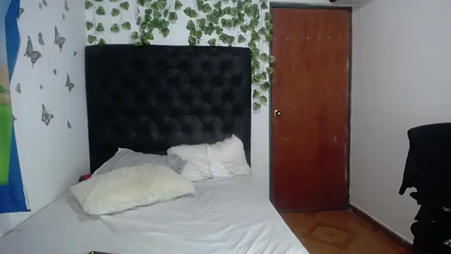 Snapshot of isabel_09 chatting on 02/10/26, 03:21 isabel 09 online show from 02/10/26, 03:21