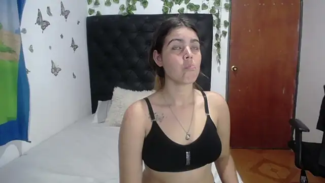 Snapshot of isabel_09 chatting on 02/11/26, 03:00 isabel 09 online show from 02/11/26, 03:00