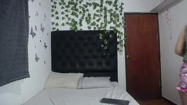 Snapshot of isabel_09 chatting on 03/05/26, 03:13 isabel 09 online show from 03/05/26, 03:13