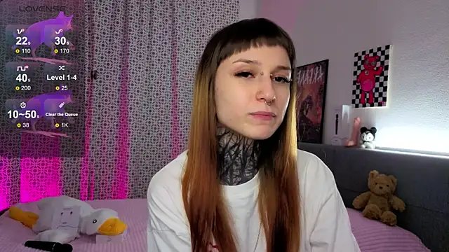 LilithPoison online show from 11/27/25, 06:10