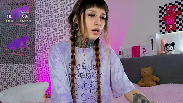 LilithPoison online show from 01/15/26, 06:00