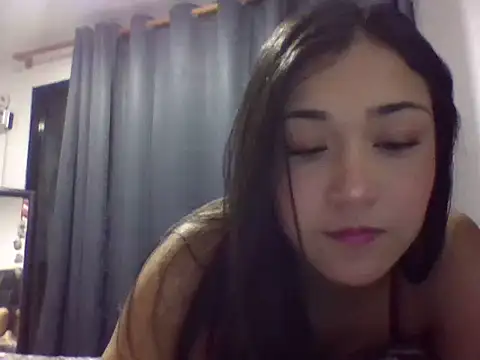 Snapshot of Sasha_Blaze_ chatting on 11/25/25, 04:45 Sasha Blaze online show from 11/25/25, 04:45
