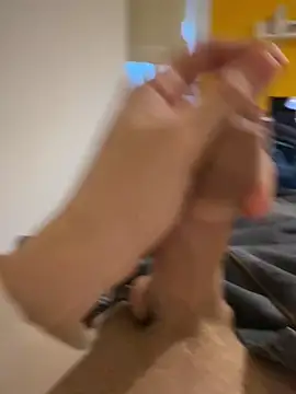 Snapshot of pierino666 chatting on 10/19/25, 03:45 pierino666 online show from 10/19/25, 03:45