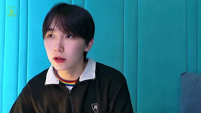 Snapshot of HeejinWang chatting on 09/22/25, 08:11 HeejinWang online show from 09/22/25, 08:11