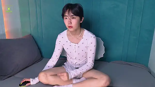 Snapshot of HeejinWang chatting on 10/18/25, 08:42 HeejinWang online show from 10/18/25, 08:42