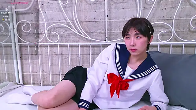 Snapshot of HeejinWang chatting on 03/10/26, 04:28 HeejinWang online show from 03/10/26, 04:28