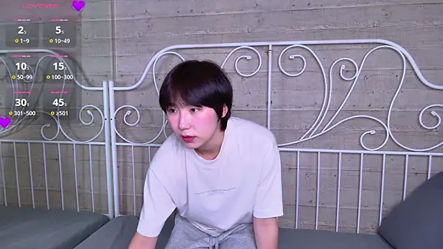 Snapshot of HeejinWang chatting on 04/04/26, 08:39 HeejinWang online show from 04/04/26, 08:39