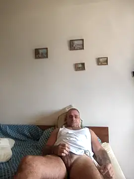 Snapshot of chcem1975 chatting on 09/17/25, 09:00 chcem1975 online show from 09/17/25, 09:00