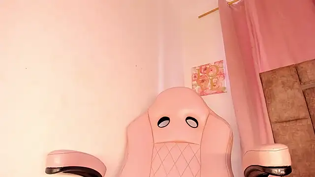 Mia royal online show from 12/18/25, 08:48