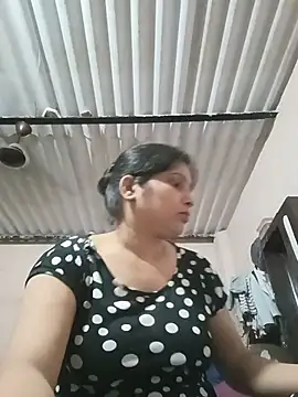 Snapshot of aliya-jaan71 chatting on 05/31/26, 06:42 aliya-jaan71 online show from 05/31/26, 06:42