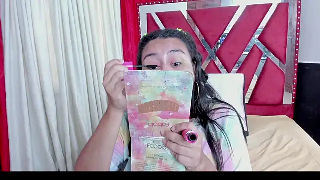 Luna021 1 online show from 09/24/25, 07:28