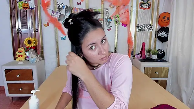 Luna021 1 online show from 10/25/25, 08:36