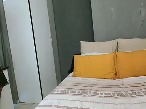 Lillyan N online show from 10/27/25, 08:07