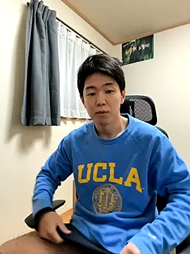 Snapshot of KAMESAN08 chatting on 11/07/25, 12:16 KAMESAN08 online show from 11/07/25, 12:16