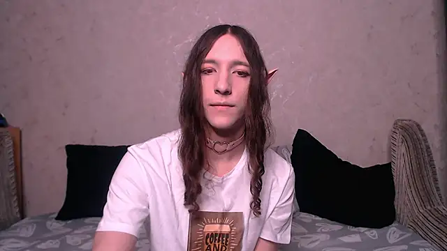 Snapshot of SilverMuse_ chatting on 10/06/25, 10:29 SilverMuse online show from 10/06/25, 10:29