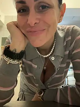 ainaht online show from 03/05/26, 08:54