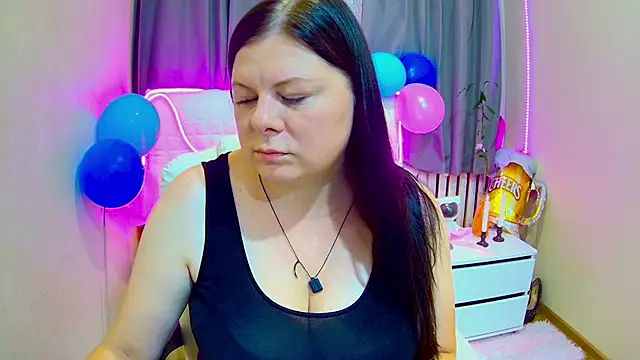 Snapshot of BritneyRaine chatting on 09/22/25, 12:07 BritneyRaine online show from 09/22/25, 12:07