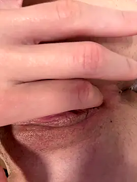 Snapshot of TeMajor chatting on 10/05/25, 09:24 TeMajor online show from 10/05/25, 09:24