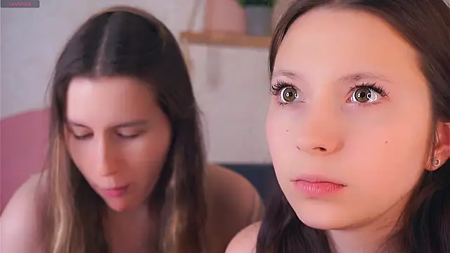 GabrielleLynchard online show from 12/01/25, 07:41