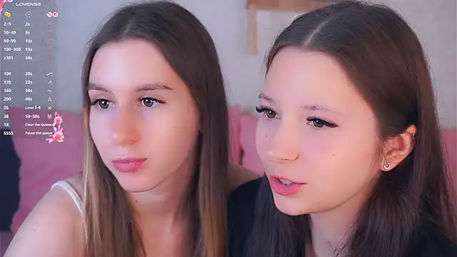 GabrielleLynchard online show from 12/05/25, 07:21