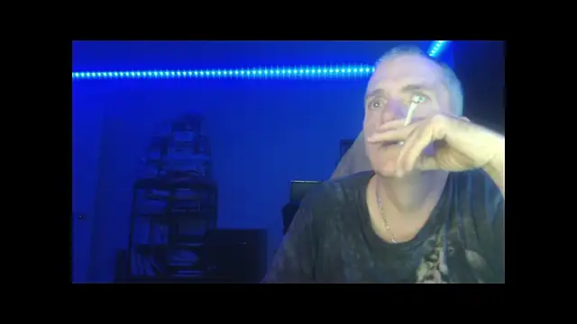 Snapshot of Sex_and_loves chatting on 10/23/25, 04:34 Sex and loves online show from 10/23/25, 04:34