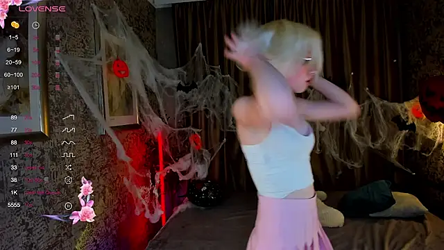 AlettaEve online show from 10/17/25, 03:03