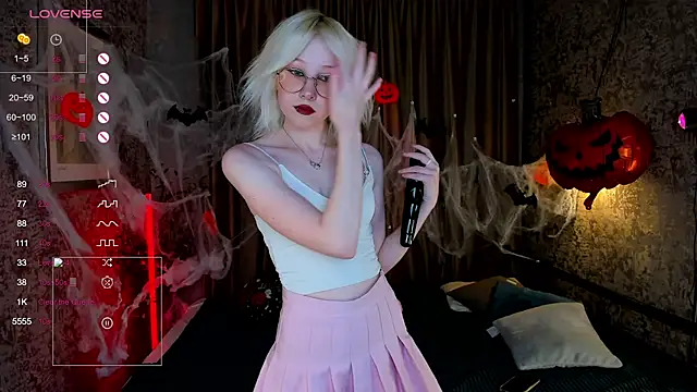 AlettaEve online show from 10/21/25, 03:13