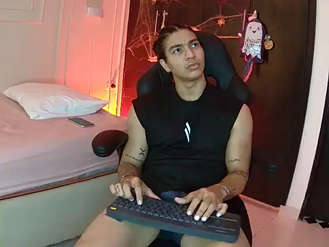 toji luxxer online show from 10/30/25, 02:57