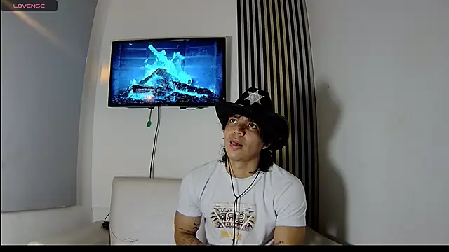 toji luxxer online show from 11/11/25, 04:34