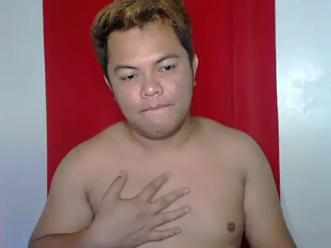 Snapshot of Gayasianzowe chatting on 09/25/25, 03:54 Gayasianzowe online show from 09/25/25, 03:54