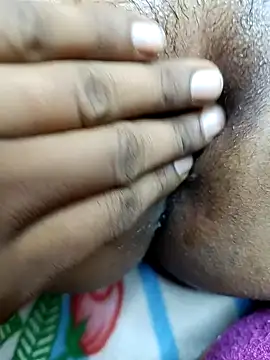 Romantic couple89 online show from 11/11/25, 04:29