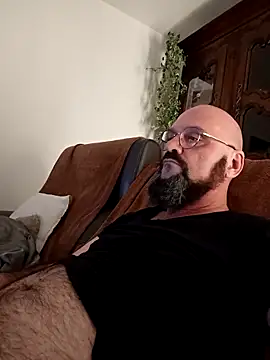 Snapshot of Rascran1 chatting on 11/09/25, 10:08 Rascran1 online show from 11/09/25, 10:08