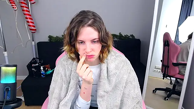 SabrinaRayX online show from 12/14/25, 07:47