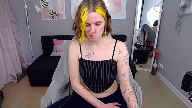 SabrinaRayX online show from 04/27/26, 12:25