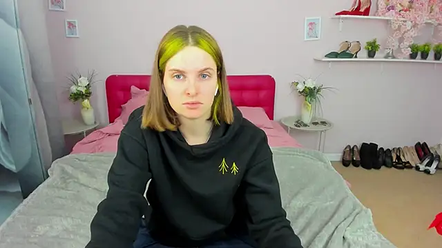 SabrinaRayX online show from 04/28/26, 07:35
