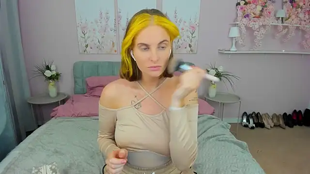 SabrinaRayX online show from 05/12/26, 06:05