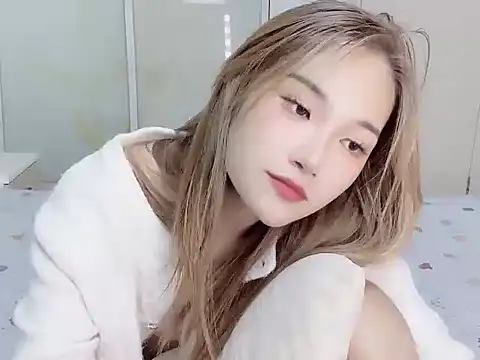 Snapshot of W-Sunflower chatting on 09/18/25, 04:42 W-Sunflower online show from 09/18/25, 04:42