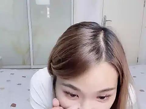 Snapshot of W-Sunflower chatting on 10/27/25, 02:32 W-Sunflower online show from 10/27/25, 02:32