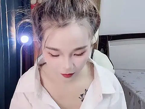 Snapshot of W-Sunflower chatting on 10/31/25, 02:40 W-Sunflower online show from 10/31/25, 02:40