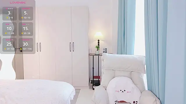 Snapshot of schoolgirl-nurse chatting on 12/14/25, 01:22 schoolgirl-nurse online show from 12/14/25, 01:22