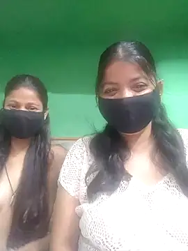 Snapshot of Hotygirl111 chatting on 10/01/25, 12:11 Hotygirl111 online show from 10/01/25, 12:11