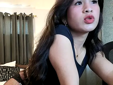 ZoeyJohnson online show from 10/07/25, 01:47