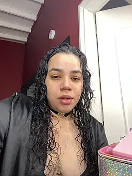 krisstenSantos online show from 10/21/25, 12:17