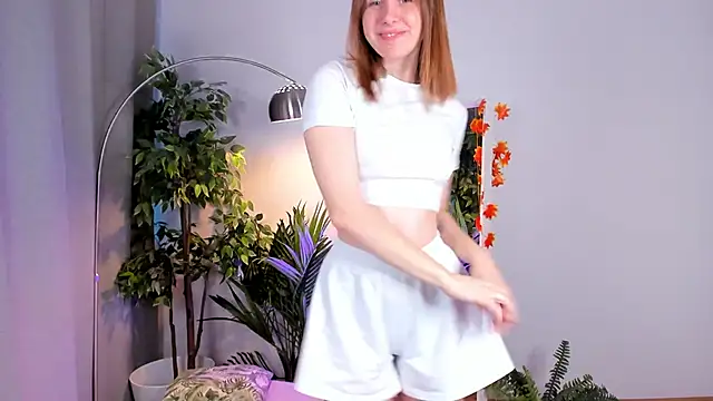 Snapshot of Pink_Muse chatting on 10/27/25, 01:48 Pink Muse online show from 10/27/25, 01:48